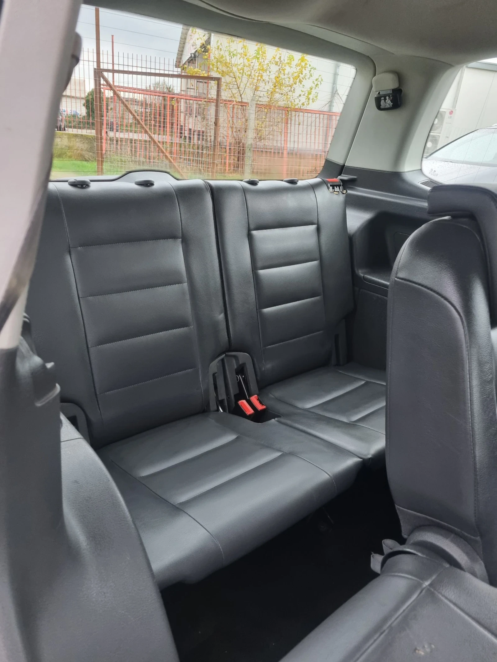 VW Touran 7  ! | Mobile.bg   12