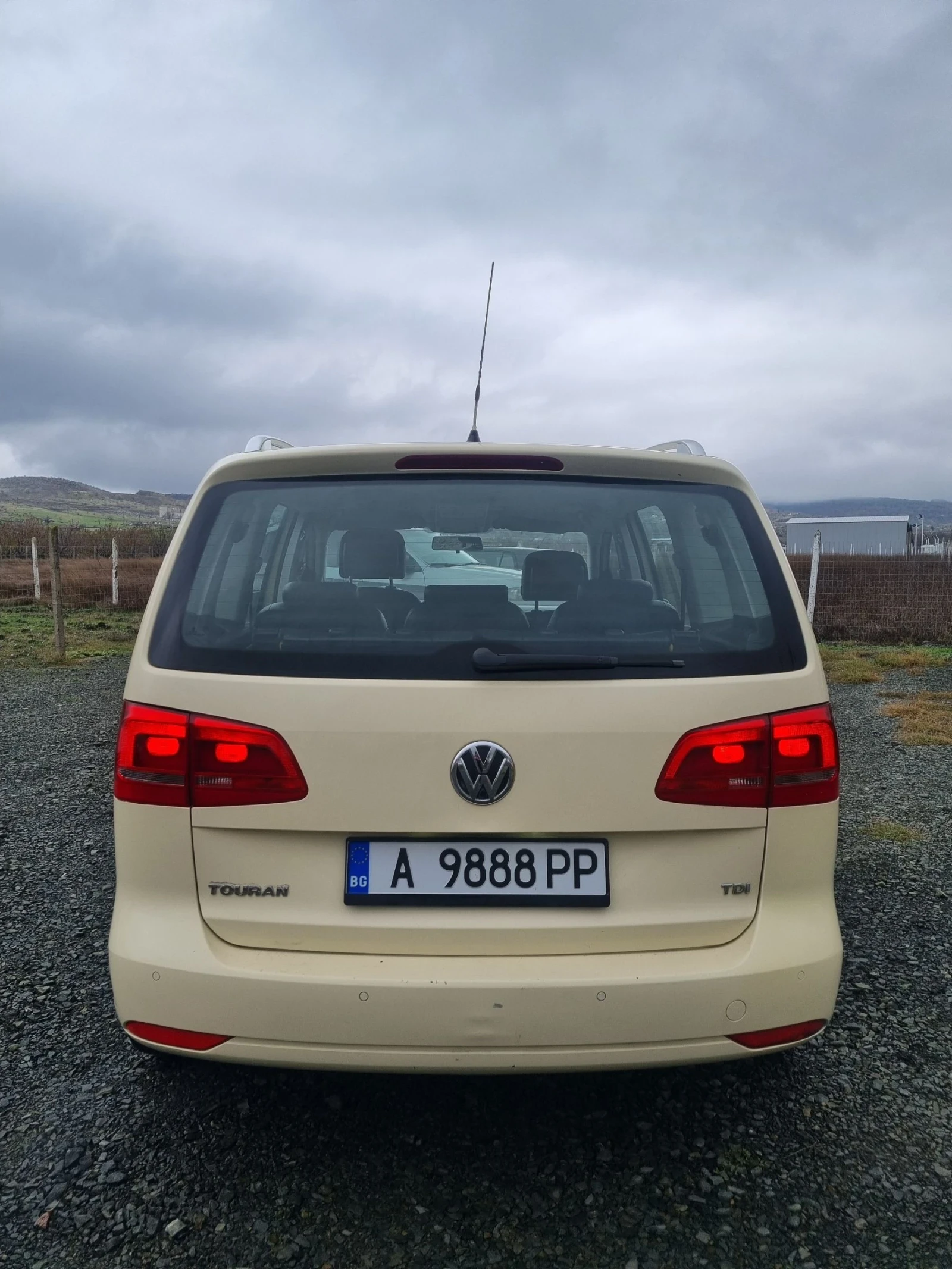 VW Touran 7 местен Автомат! - изображение 8