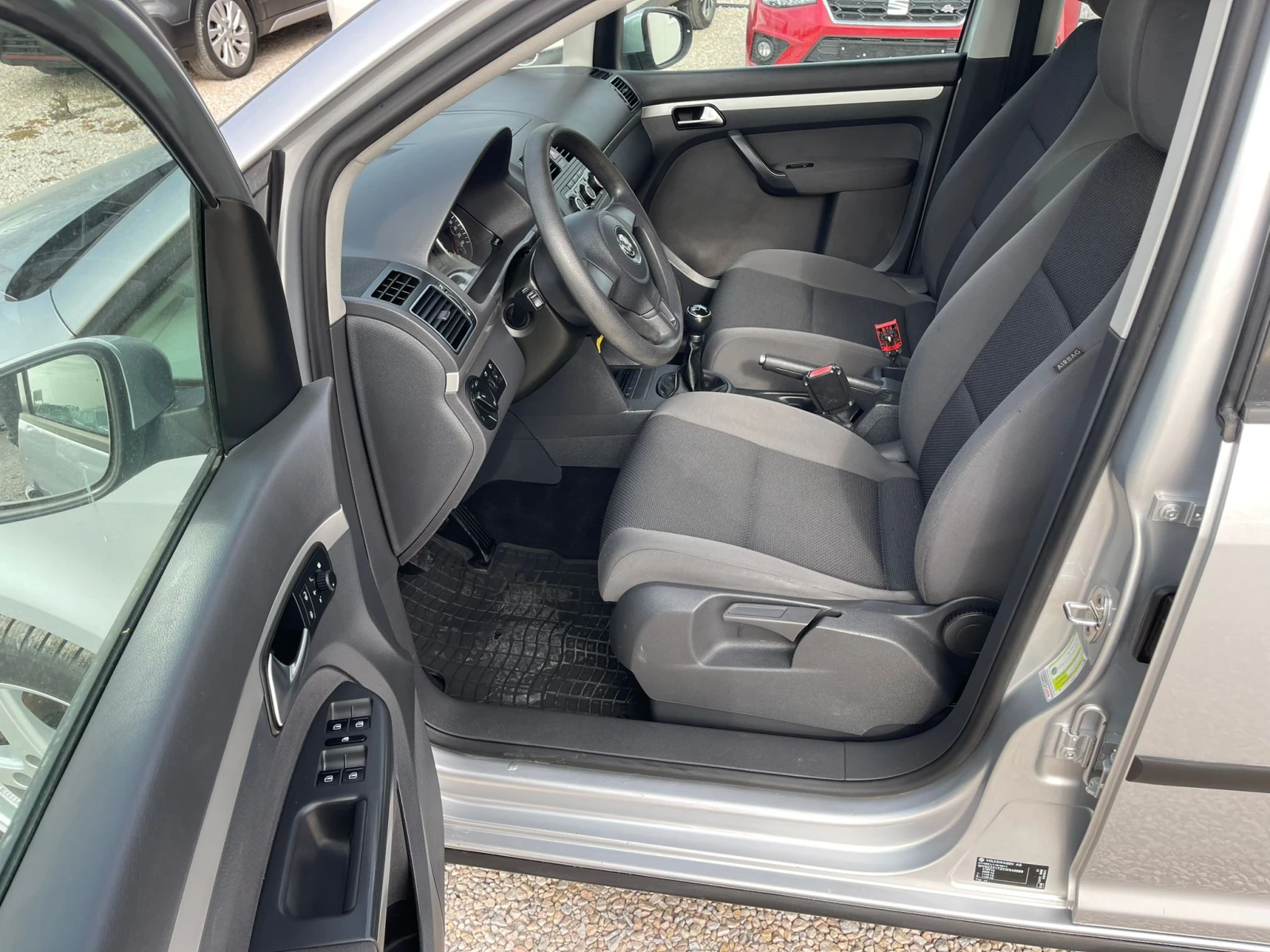 VW Touran 1.6TD-����������� | Mobile.bg � ����������� 11