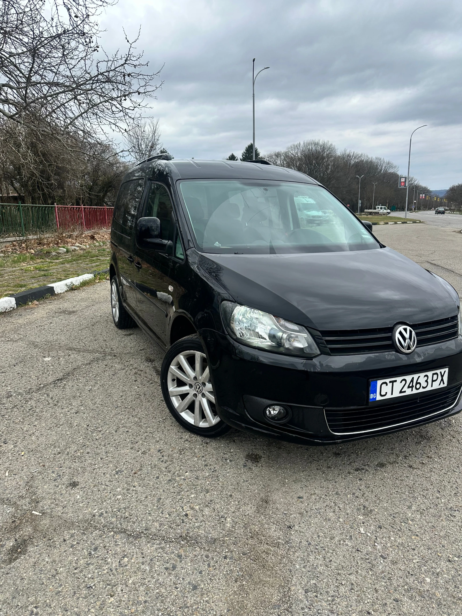 VW Caddy, снимка 10 - Автомобили и джипове - 53683500