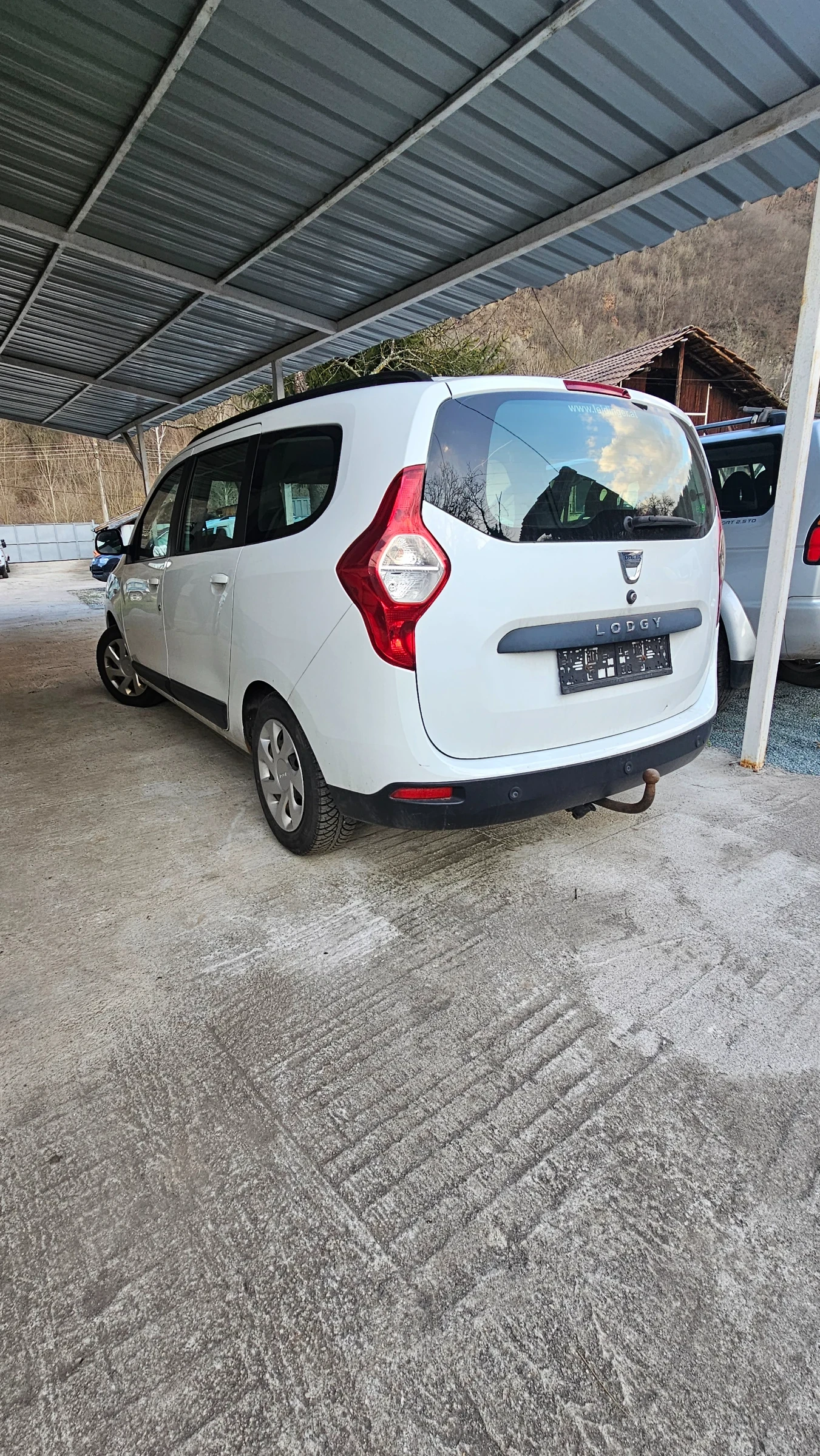 Dacia Lodgy, снимка 4 - Автомобили и джипове - 53911825