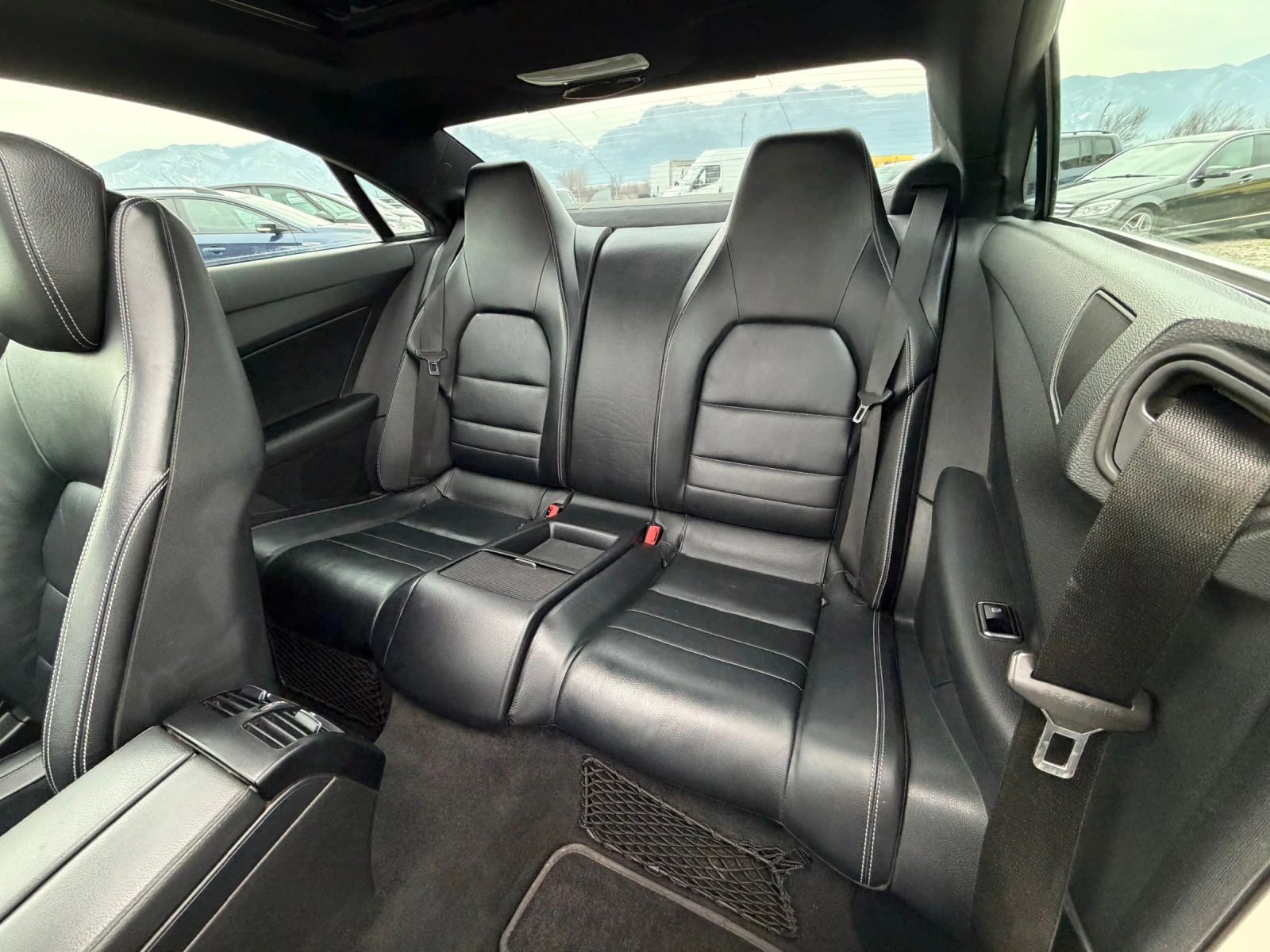 Mercedes-Benz E 350 3.5CDi 231кс * Камера* * Панорама* * Навигация* , снимка 14 - Автомобили и джипове - 53840839