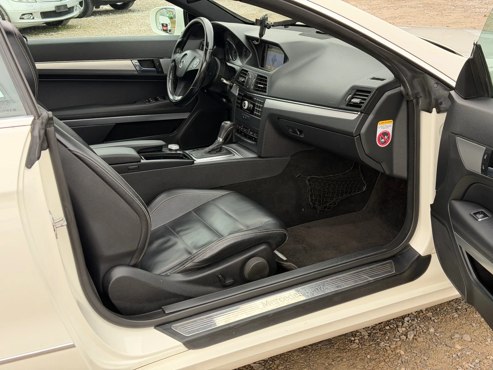 Mercedes-Benz E 350 3.5CDi 231кс * Камера* * Панорама* * Навигация* , снимка 11 - Автомобили и джипове - 53840839