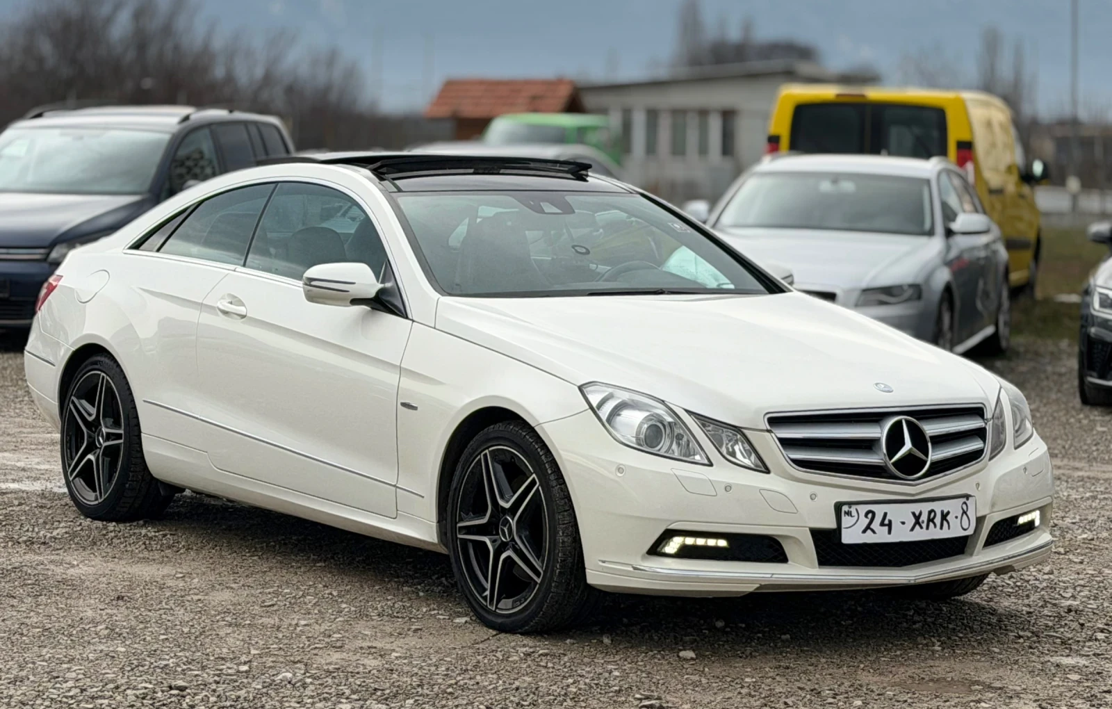 Mercedes-Benz E 350 3.5CDi 231кс * Камера* * Панорама* * Навигация* 