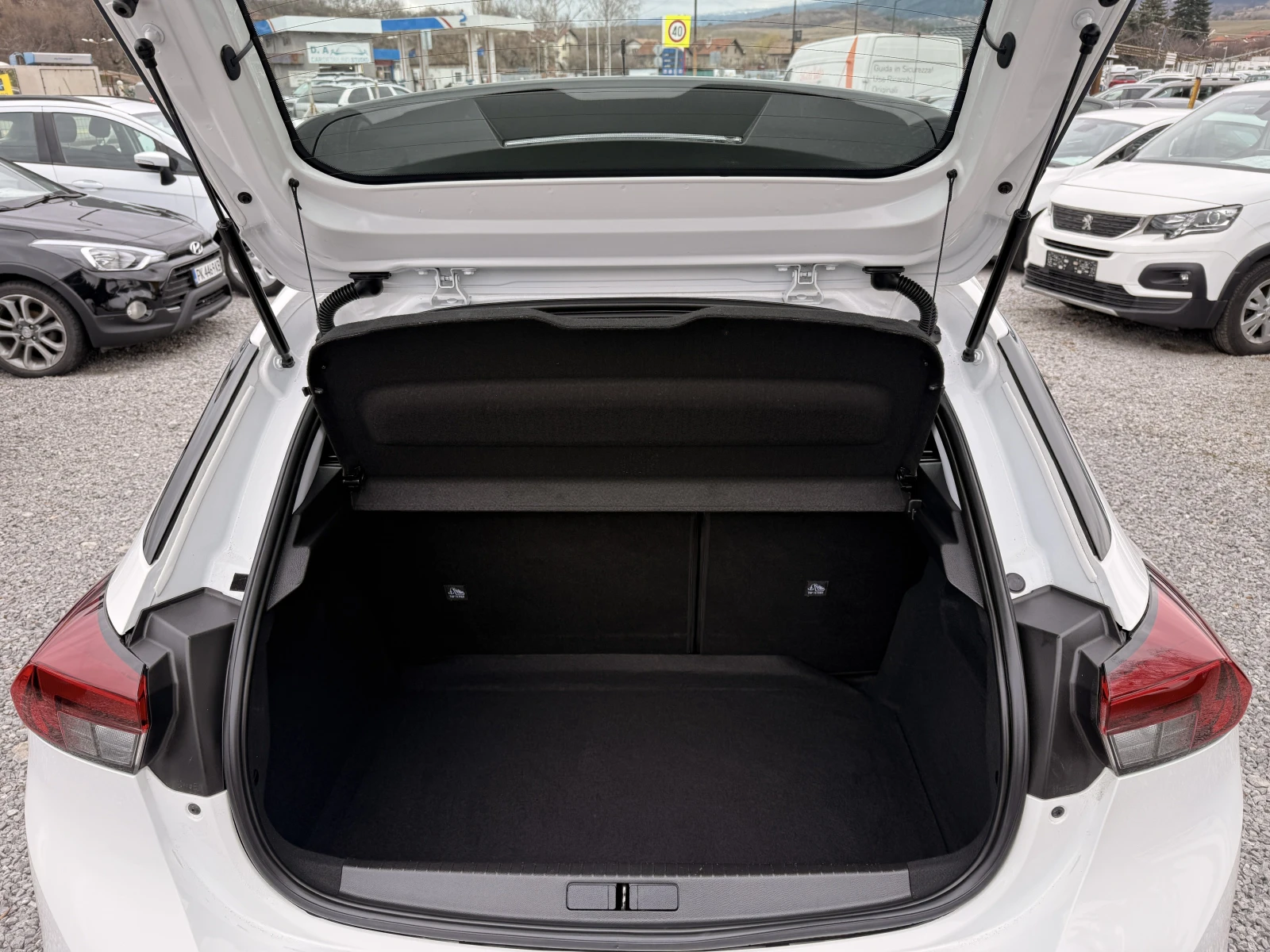 Opel Corsa 1.5D TUV;COC;GERMANY, снимка 16 - Автомобили и джипове - 53843495