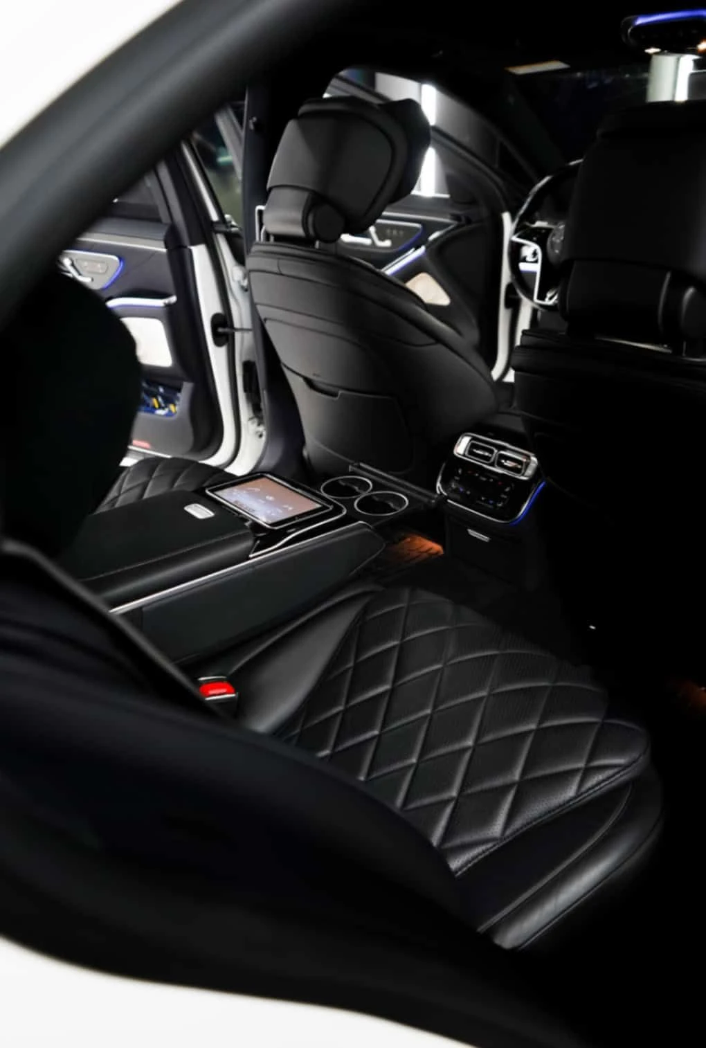 Mercedes-Benz S 580 BURMESTER/ПАНОРАМА/ДИСТРОНИК/ОБДУХВАНЕ, снимка 12 - Автомобили и джипове - 54045517