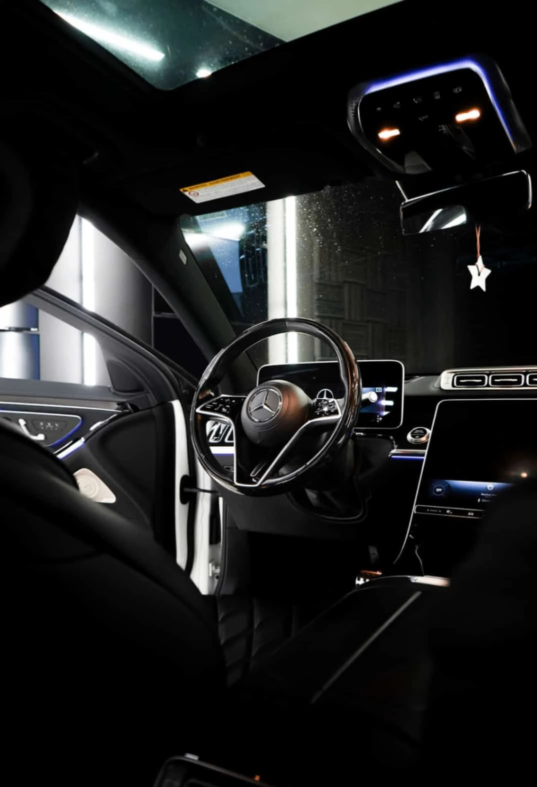 Mercedes-Benz S 580 BURMESTER/ПАНОРАМА/ДИСТРОНИК/ОБДУХВАНЕ, снимка 9 - Автомобили и джипове - 54045517