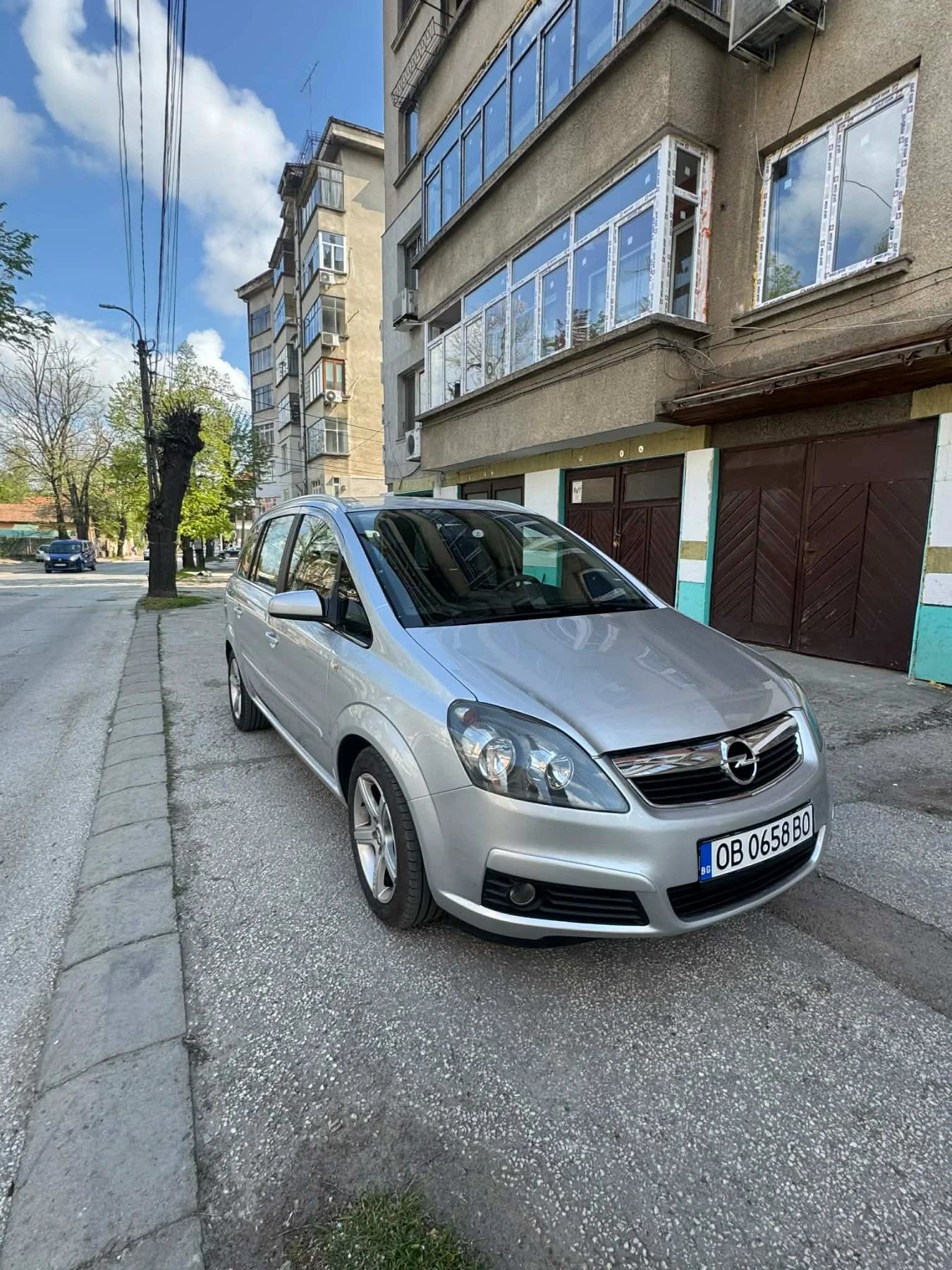 Opel Zafira, снимка 2 - Автомобили и джипове - 54234925