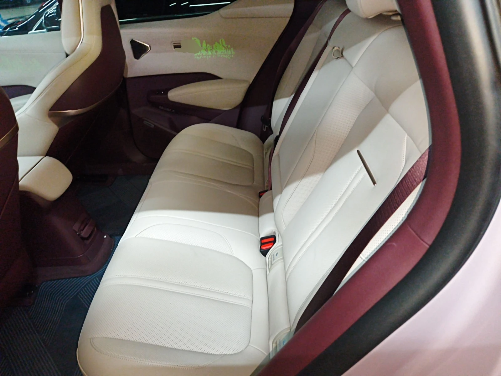 Zeekr 7X X RWD 66 kWh, снимка 16 - Автомобили и джипове - 54559782