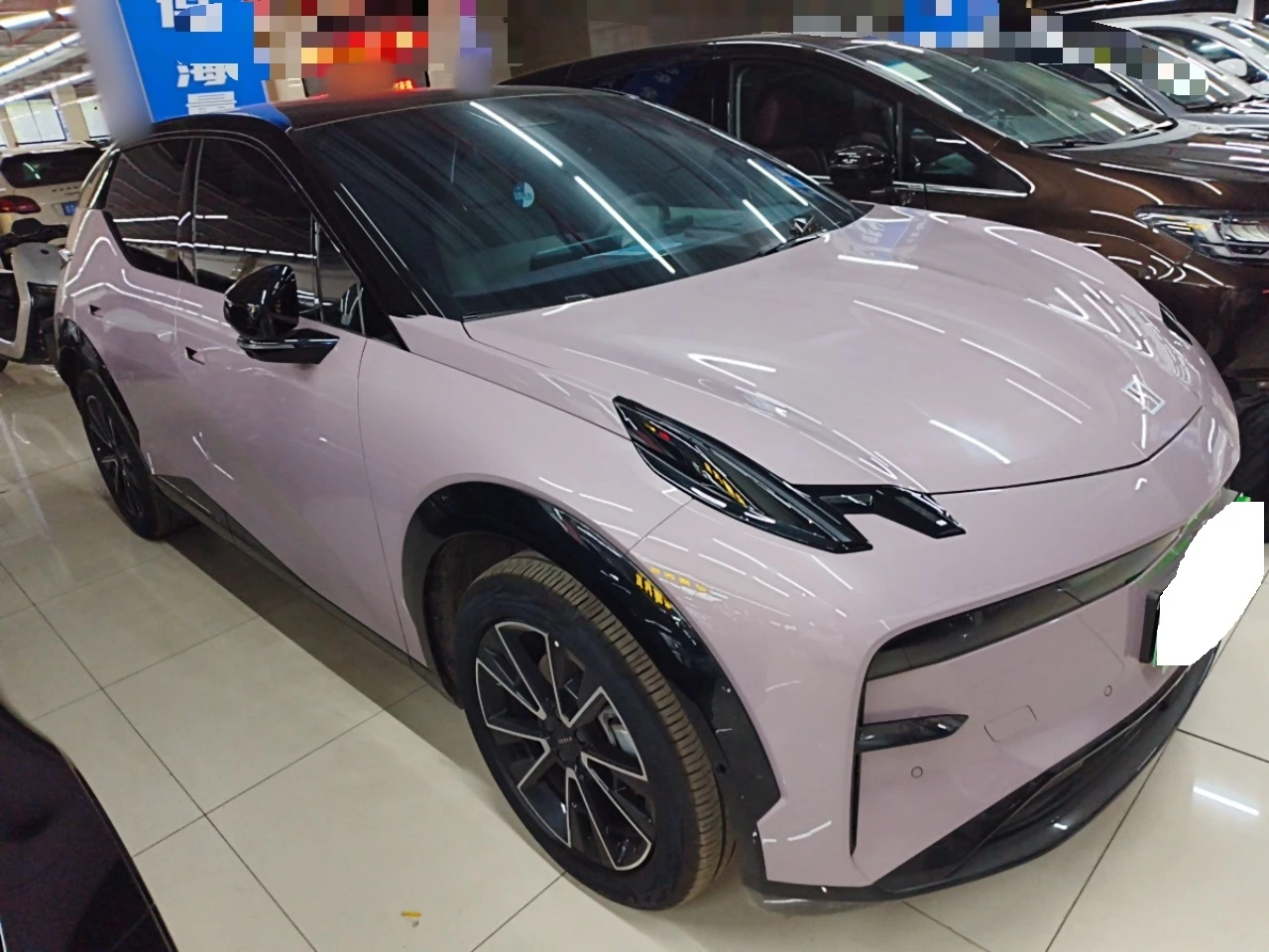 Zeekr 7X X RWD 66 kWh, снимка 2 - Автомобили и джипове - 54559782