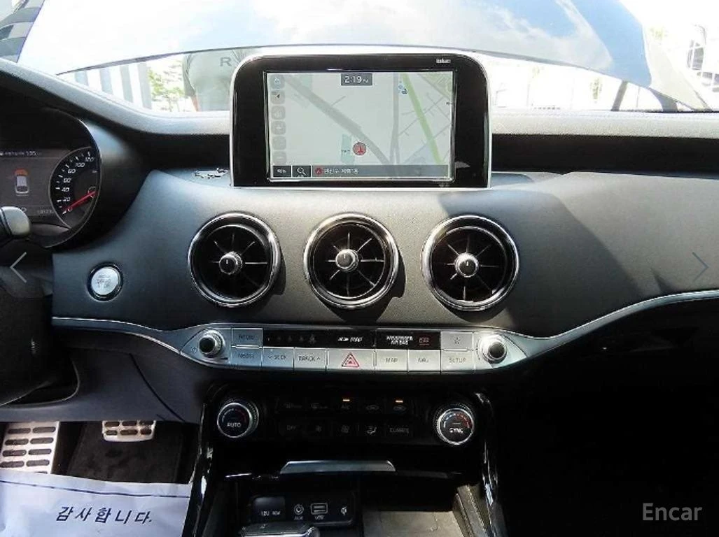 Kia Stinger 2.0* TURBO* AWD* PRATINUM* ХЕДЪП* ОБДУХВАНЕ* КАМЕР, снимка 4 - Автомобили и джипове - 54981387
