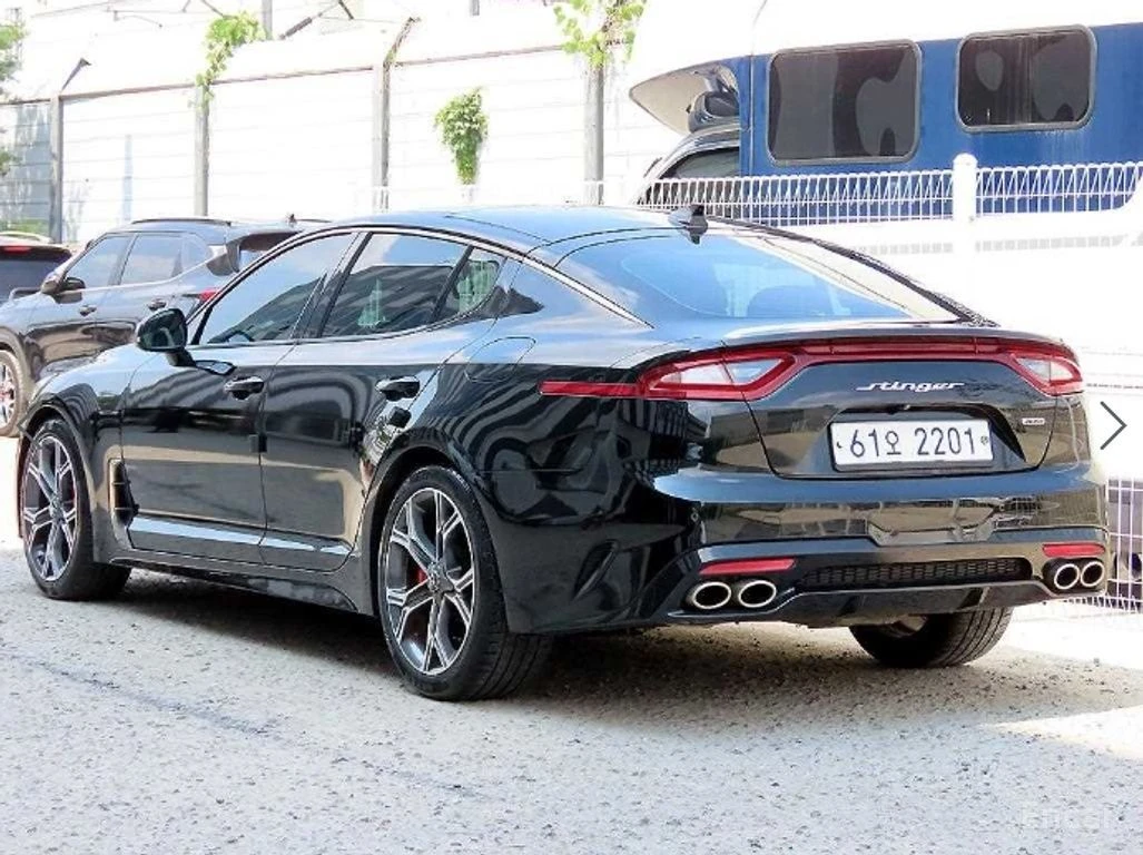 Kia Stinger 2.0* TURBO* AWD* PRATINUM* ХЕДЪП* ОБДУХВАНЕ* КАМЕР, снимка 2 - Автомобили и джипове - 55028820