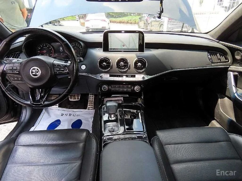 Kia Stinger 2.0* TURBO* AWD* PRATINUM* ХЕДЪП* ОБДУХВАНЕ* КАМЕР, снимка 2 - Автомобили и джипове - 54981387