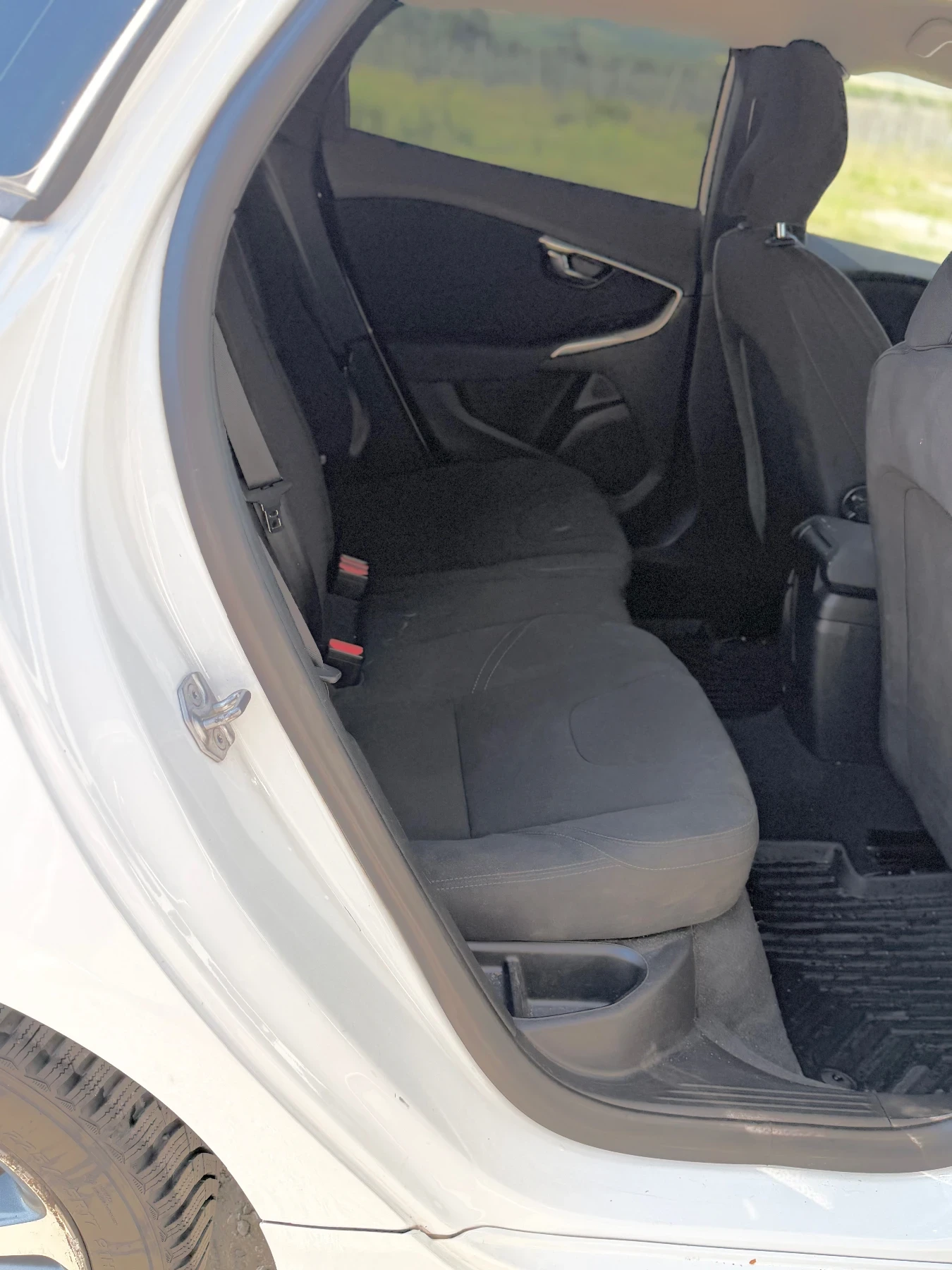 Volvo V40, снимка 9 - Автомобили и джипове - 55468602