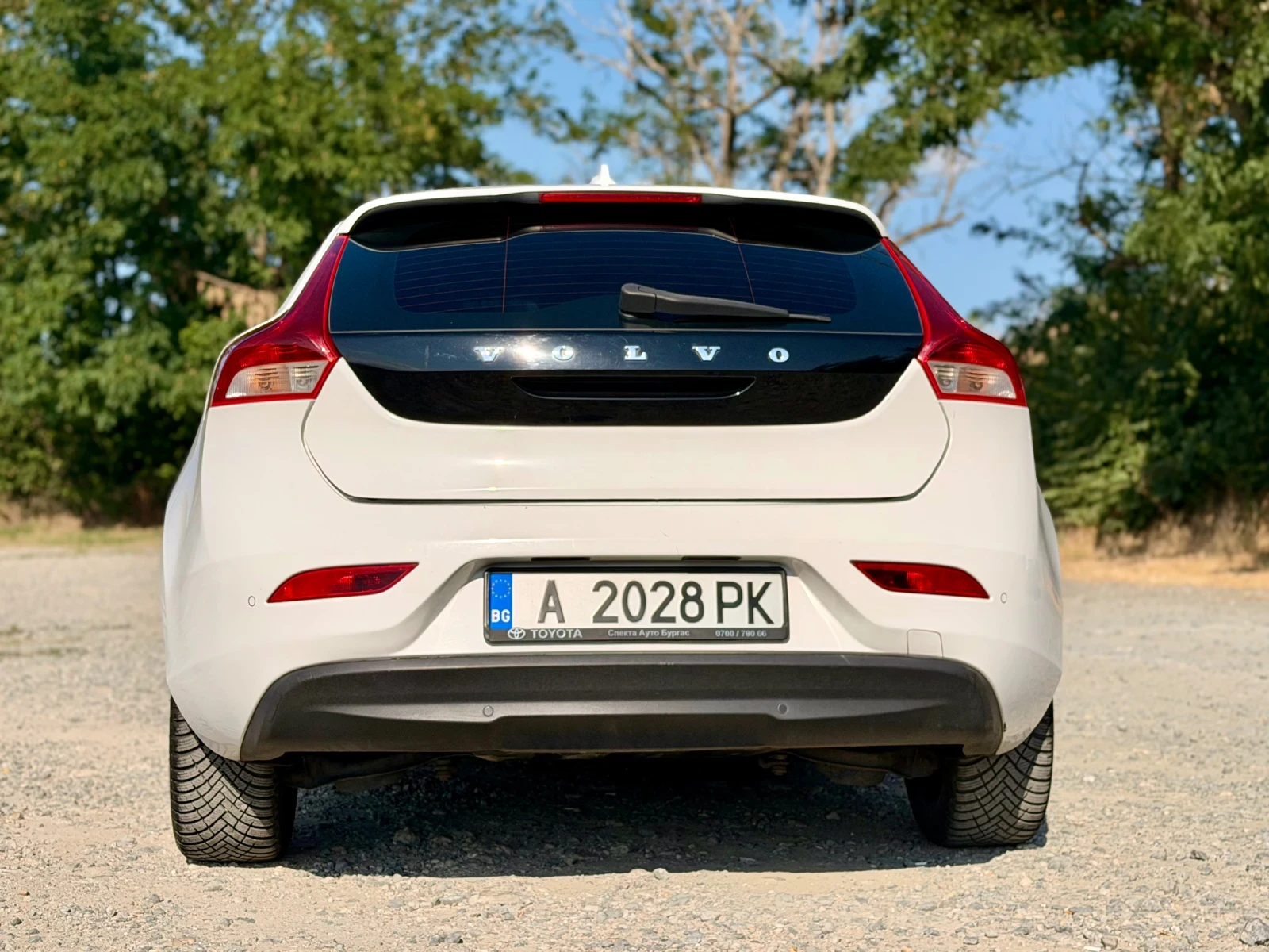 Volvo V40, снимка 3 - Автомобили и джипове - 55468602