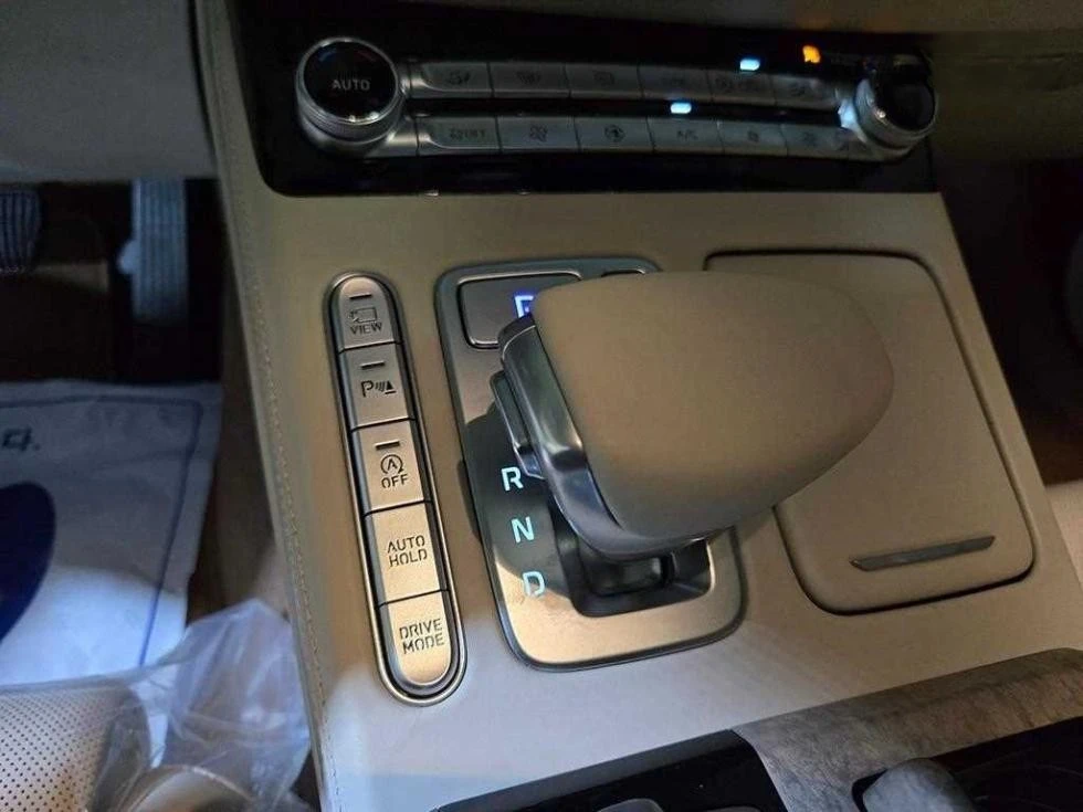 Genesis G90, снимка 11 - Автомобили и джипове - 55221407