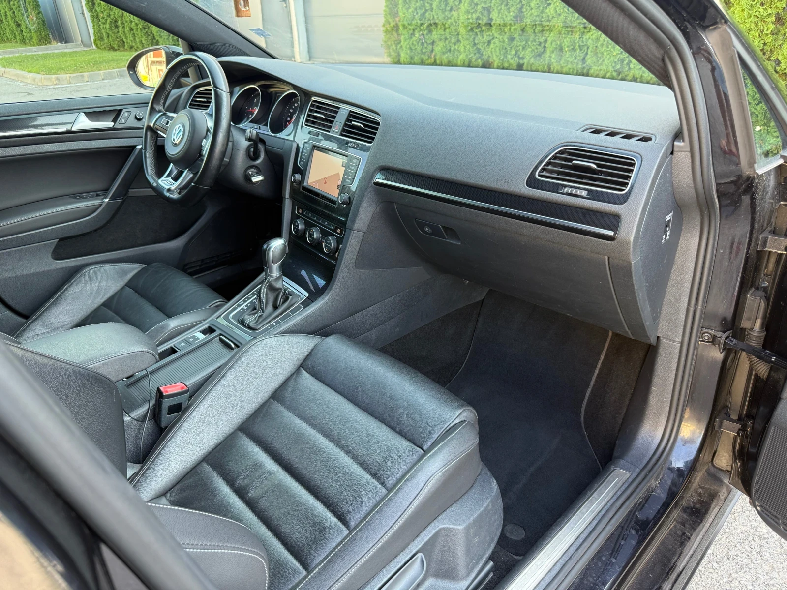 VW Golf GTD DSG 184к.с., снимка 11 - Автомобили и джипове - 55584694