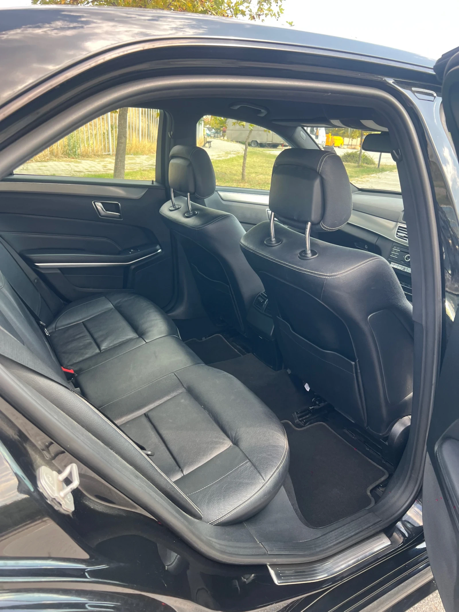 Mercedes-Benz E 220, снимка 13 - Автомобили и джипове - 55805460