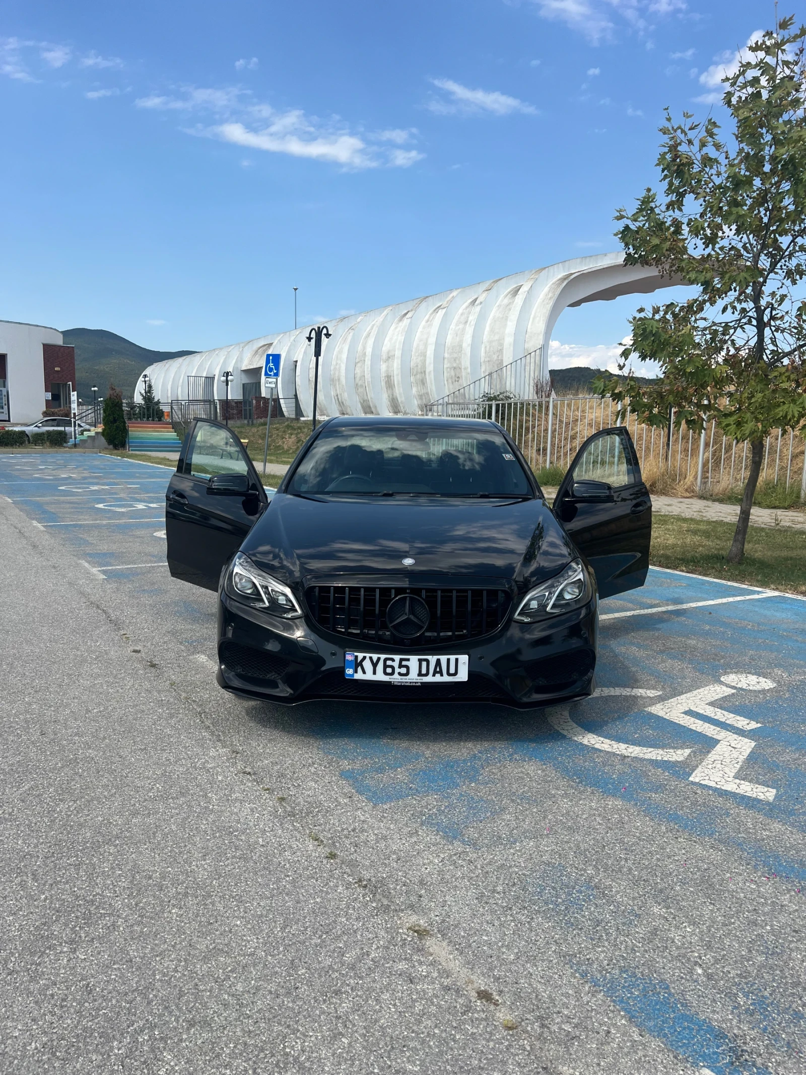 Mercedes-Benz E 220