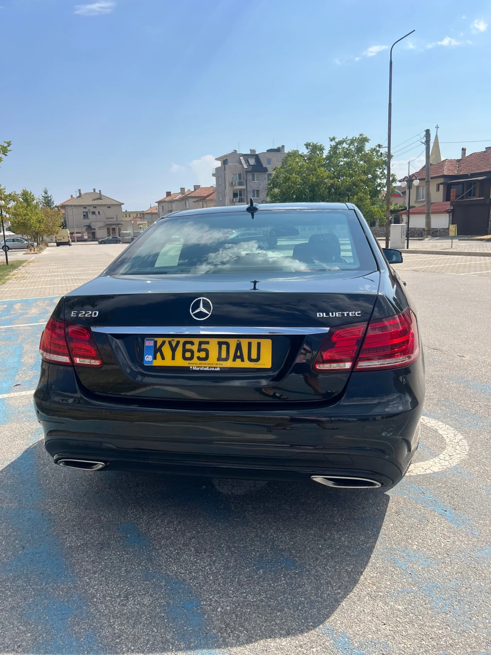 Mercedes-Benz E 220, снимка 4 - Автомобили и джипове - 55805460