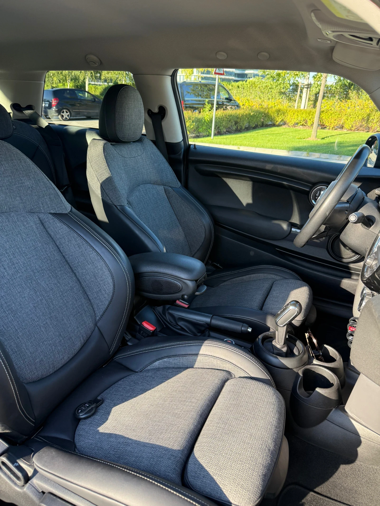 Mini Cooper  MINI Cooper 1.5 Turbo | Първи собственик | Пълна , снимка 15 - Автомобили и джипове - 55972175