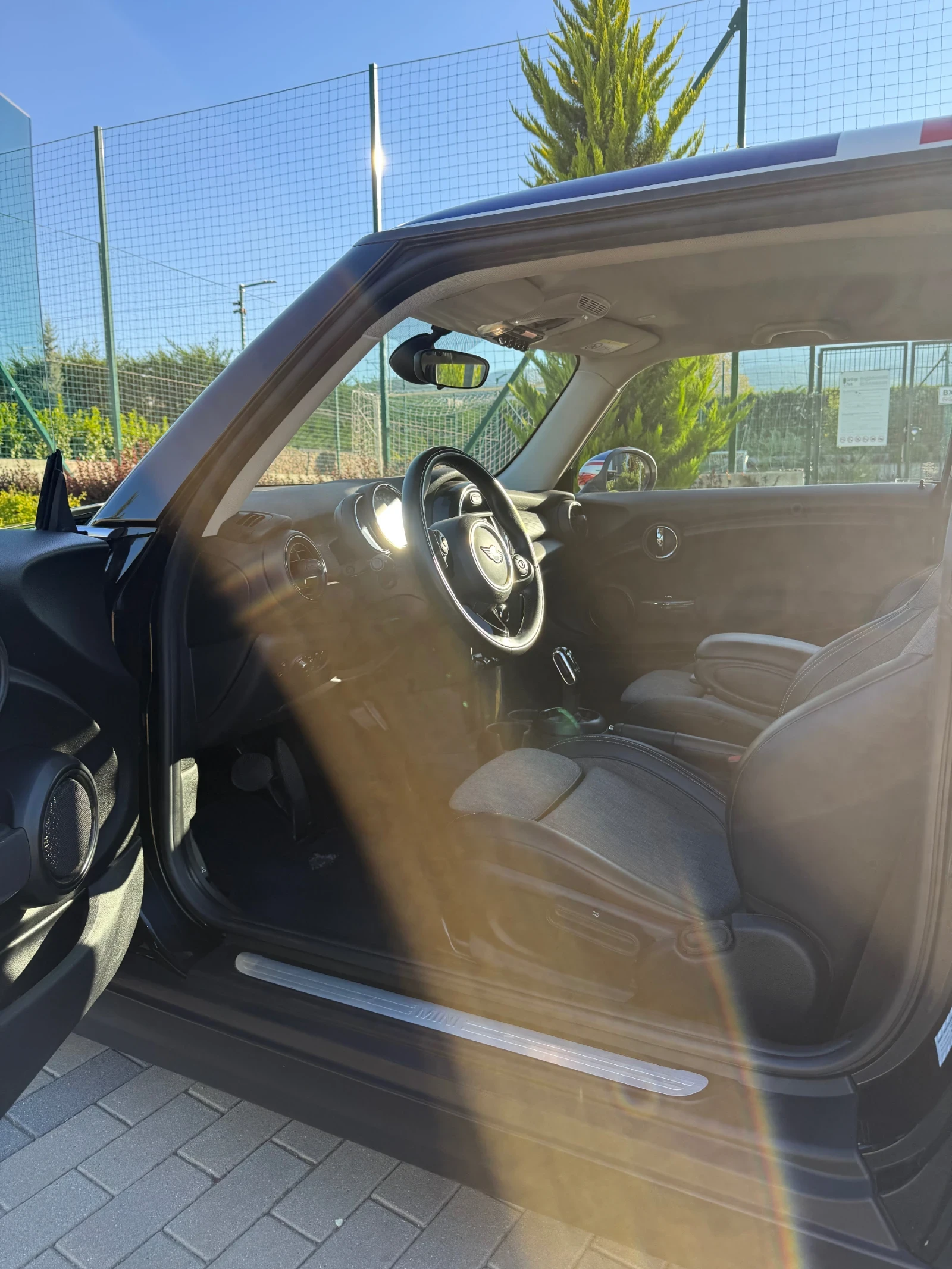 Mini Cooper  MINI Cooper 1.5 Turbo | Първи собственик | Пълна , снимка 14 - Автомобили и джипове - 55972175