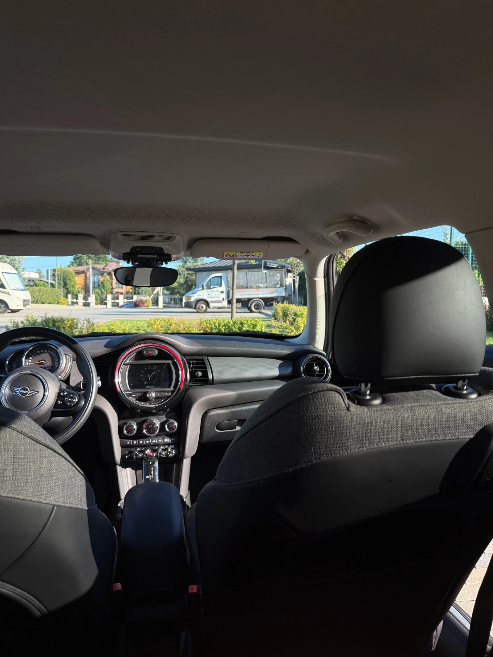 Mini Cooper  MINI Cooper 1.5 Turbo | Първи собственик | Пълна , снимка 10 - Автомобили и джипове - 55972175