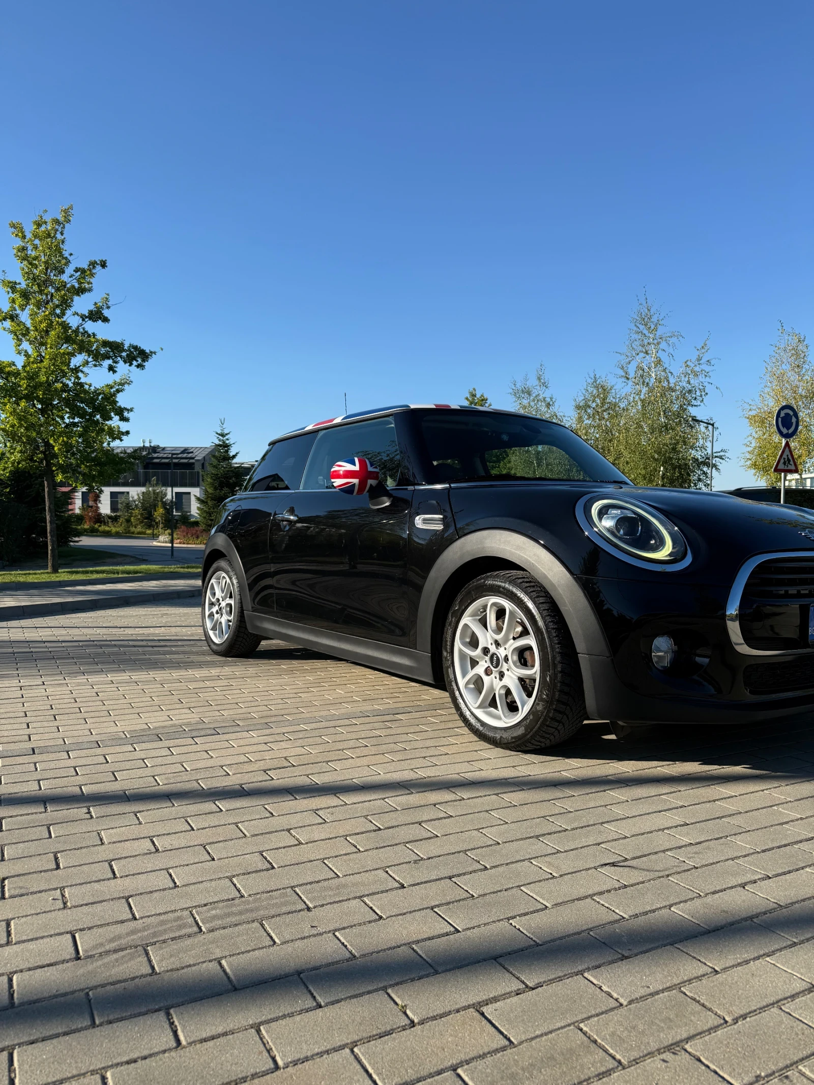 Mini Cooper  MINI Cooper 1.5 Turbo | Първи собственик | Пълна , снимка 4 - Автомобили и джипове - 55972175