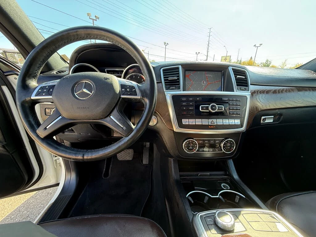 Mercedes-Benz ML 550 4MATIC AMG * КРАЙНА ЦЕНА* FULL MAX, снимка 10 - Автомобили и джипове - 56017369