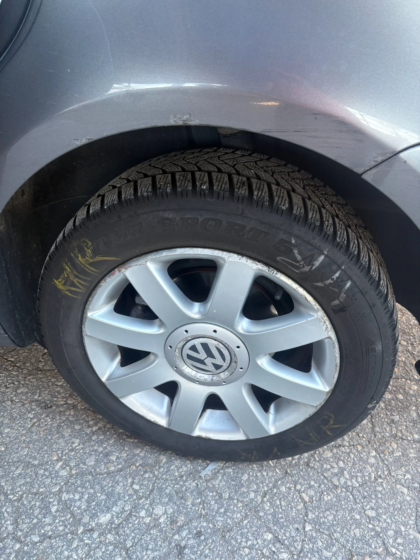 VW Touran 1.9 tdi, снимка 11 - Автомобили и джипове - 56631896