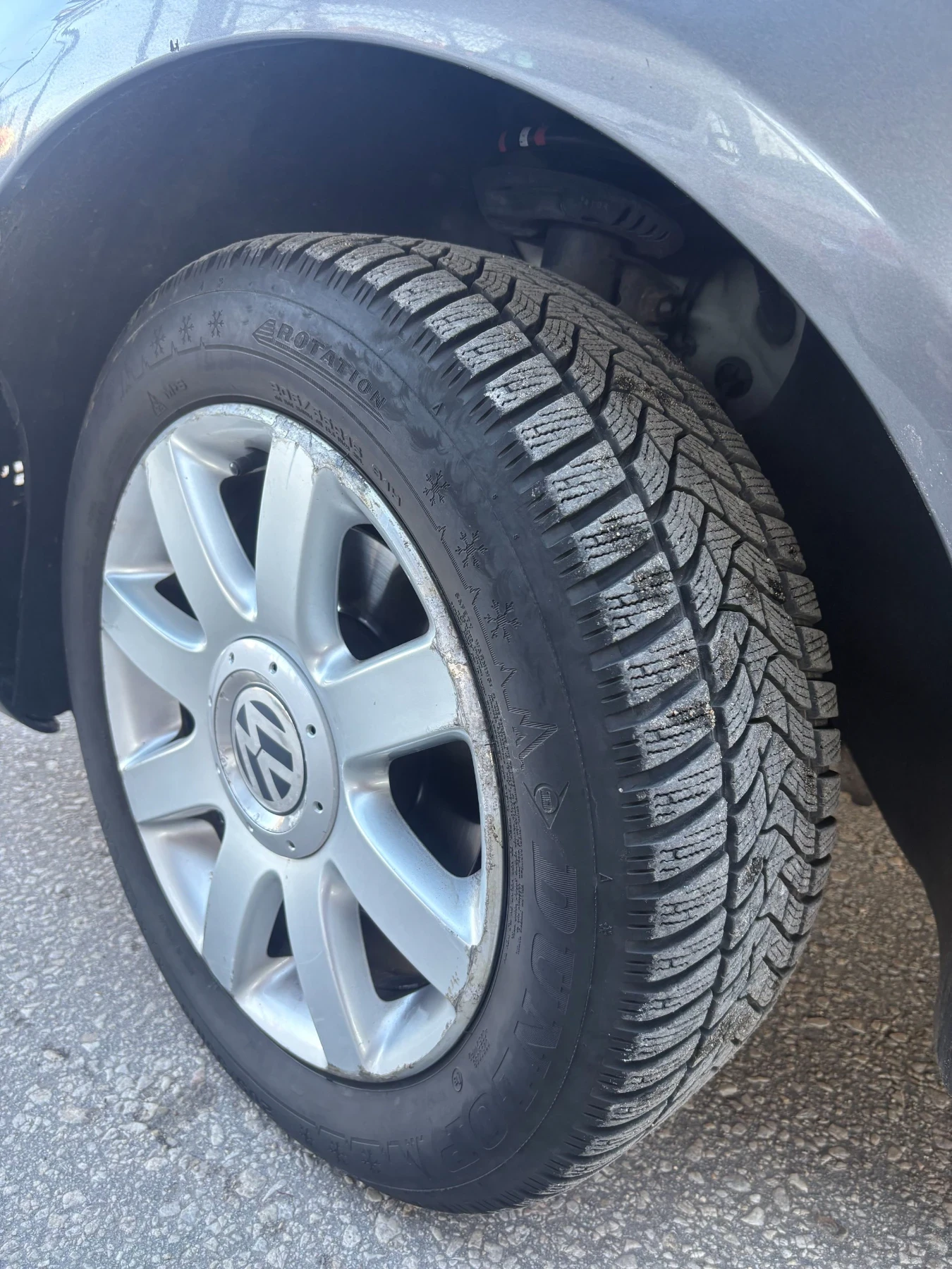 VW Touran 1.9 tdi, снимка 8 - Автомобили и джипове - 56631896