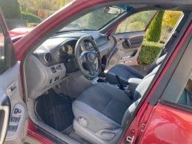 Toyota Rav4 2.0 D4D на реални км., снимка 12