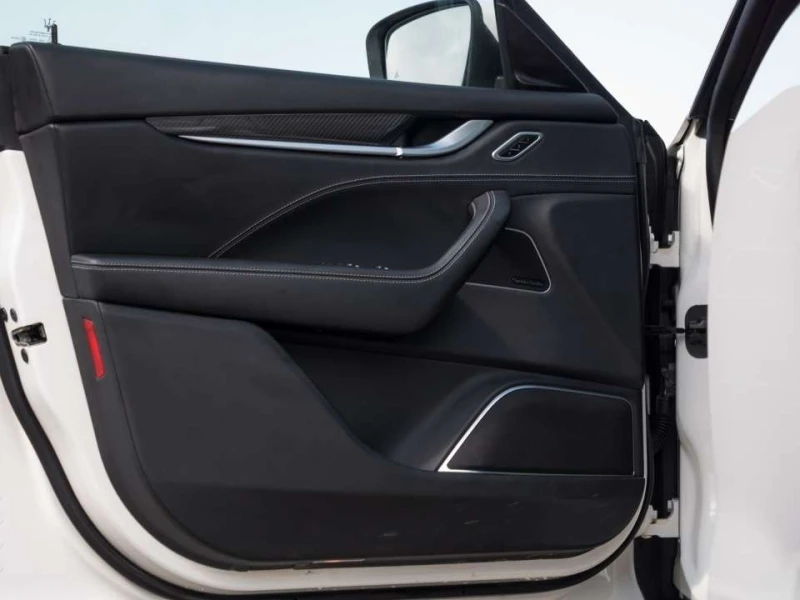 Maserati Levante * Luxury * CARFAX * ЦЕНА ДО БГ, снимка 13 - Автомобили и джипове - 53236984