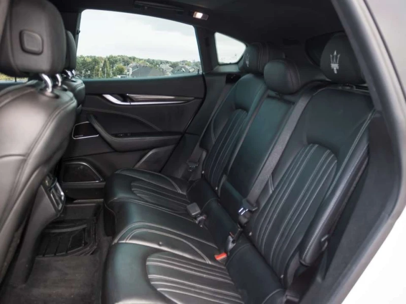 Maserati Levante * Luxury * CARFAX * ЦЕНА ДО БГ, снимка 12 - Автомобили и джипове - 53236984