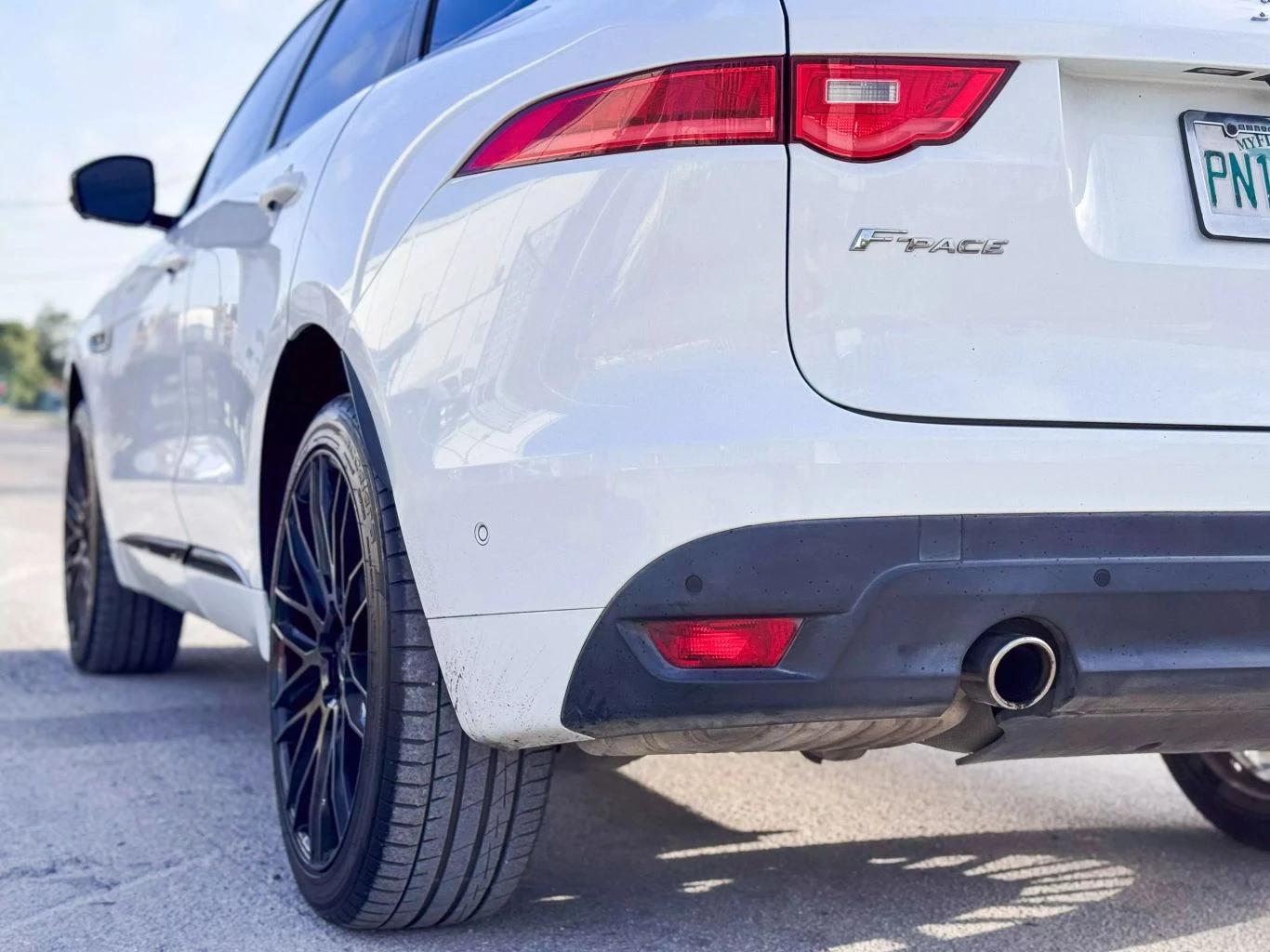 Jaguar F-PACE * R Sport Supercharged V6* * ЦЕНА ДО БГ* (CARFAX) - изображение 6