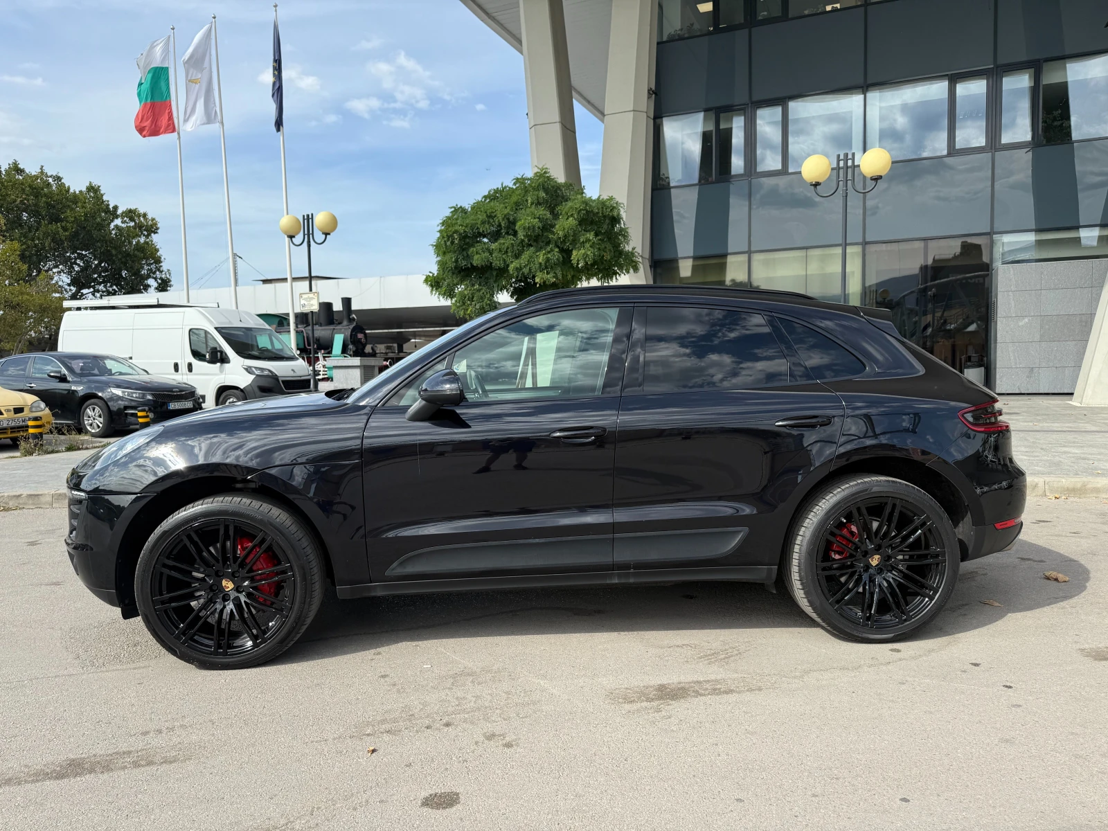 Porsche Macan 3.0i 340к.с. Швейцария/Панорама/Подгрев - изображение 2