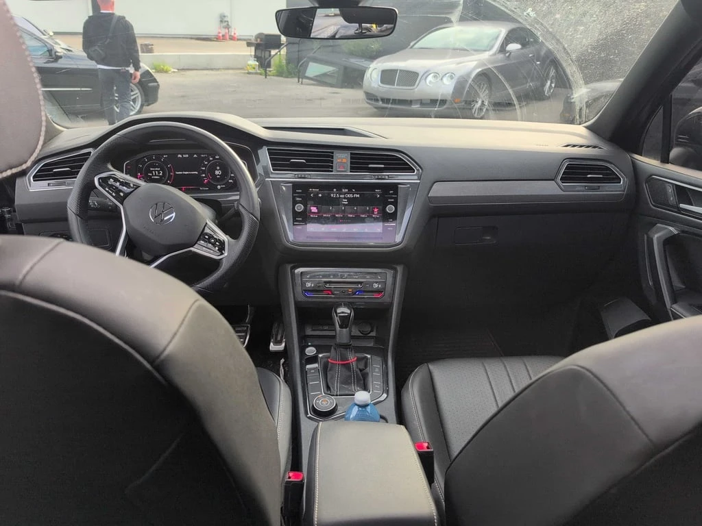 VW Tiguan * Comfortline R Line Black Edition * CARFAX * БЕЗ  - изображение 9