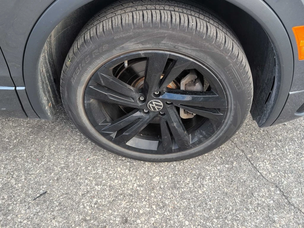 VW Tiguan * Comfortline R Line Black Edition * CARFAX * БЕЗ  - изображение 7