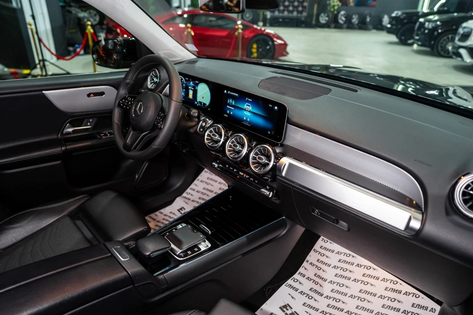 Mercedes-Benz GLB 250D FULL AMG LINE LED 360 ЛИЗИНГ 100%, снимка 12 - Автомобили и джипове - 54109774