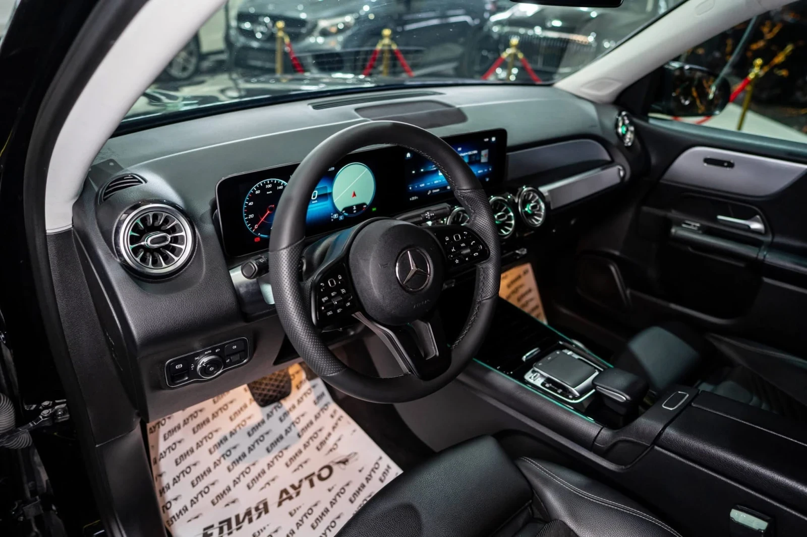 Mercedes-Benz GLB 250D FULL AMG LINE LED 360 ЛИЗИНГ 100%, снимка 11 - Автомобили и джипове - 54109774