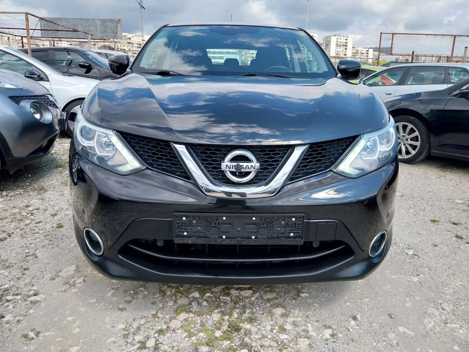 Nissan Qashqai 1.6 DCI, снимка 2 - Автомобили и джипове - 54235485