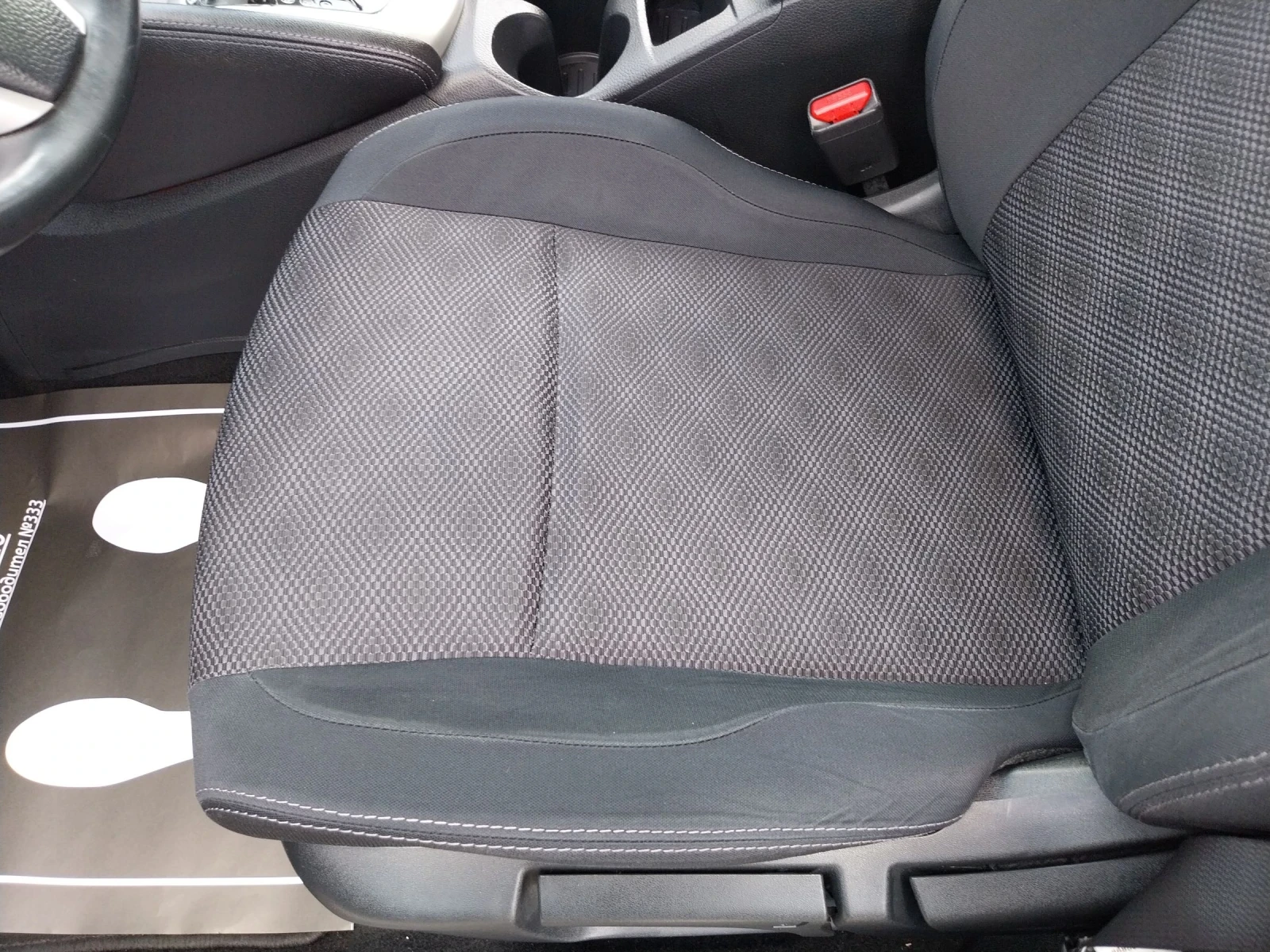 Nissan Qashqai 1.6 DCI, снимка 8 - Автомобили и джипове - 54235485