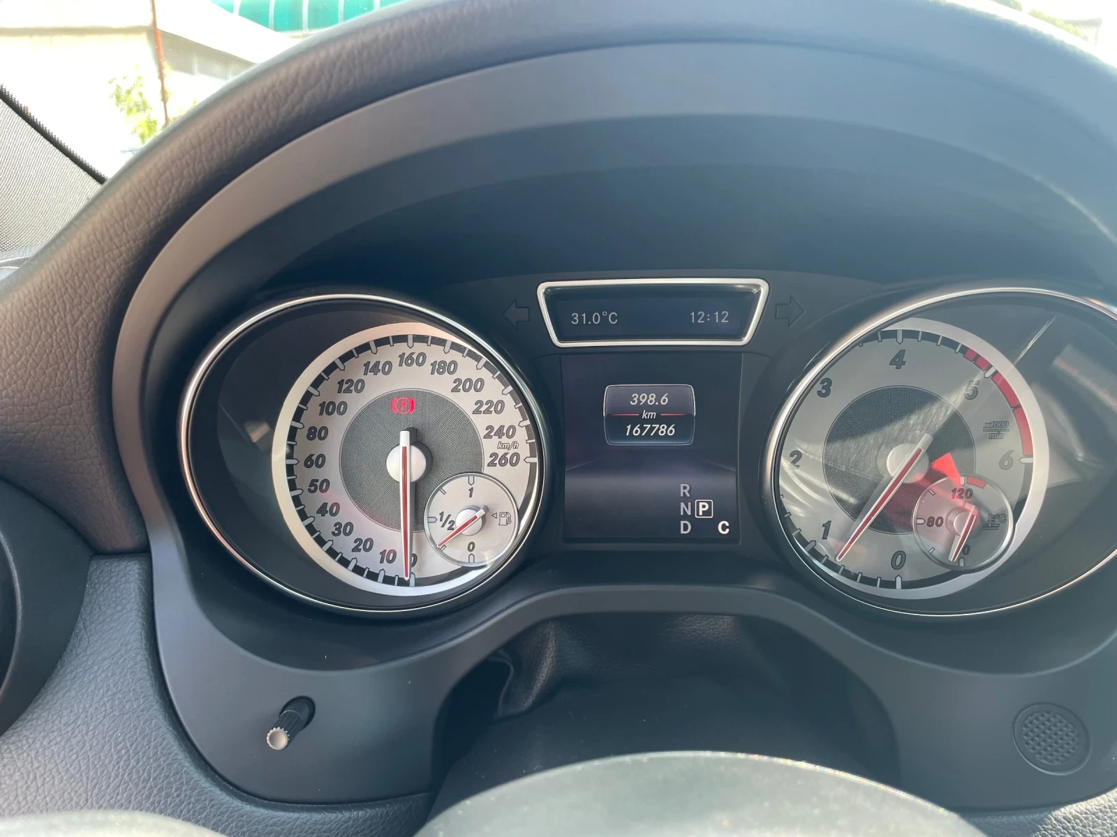 Mercedes-Benz GLA 200, снимка 6 - Автомобили и джипове - 55162315