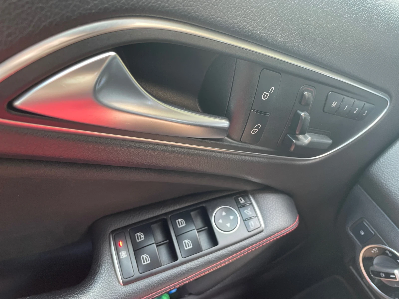 Mercedes-Benz GLA 200, снимка 17 - Автомобили и джипове - 55162315
