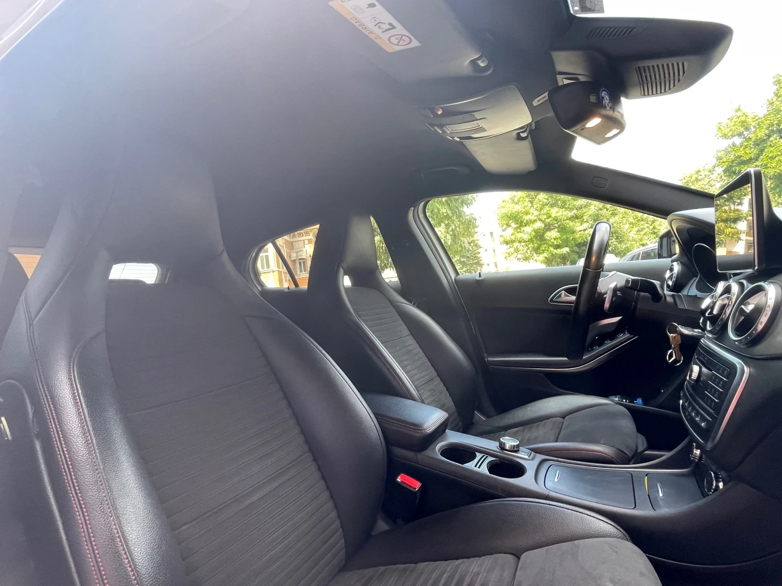 Mercedes-Benz GLA 200, снимка 12 - Автомобили и джипове - 55162315