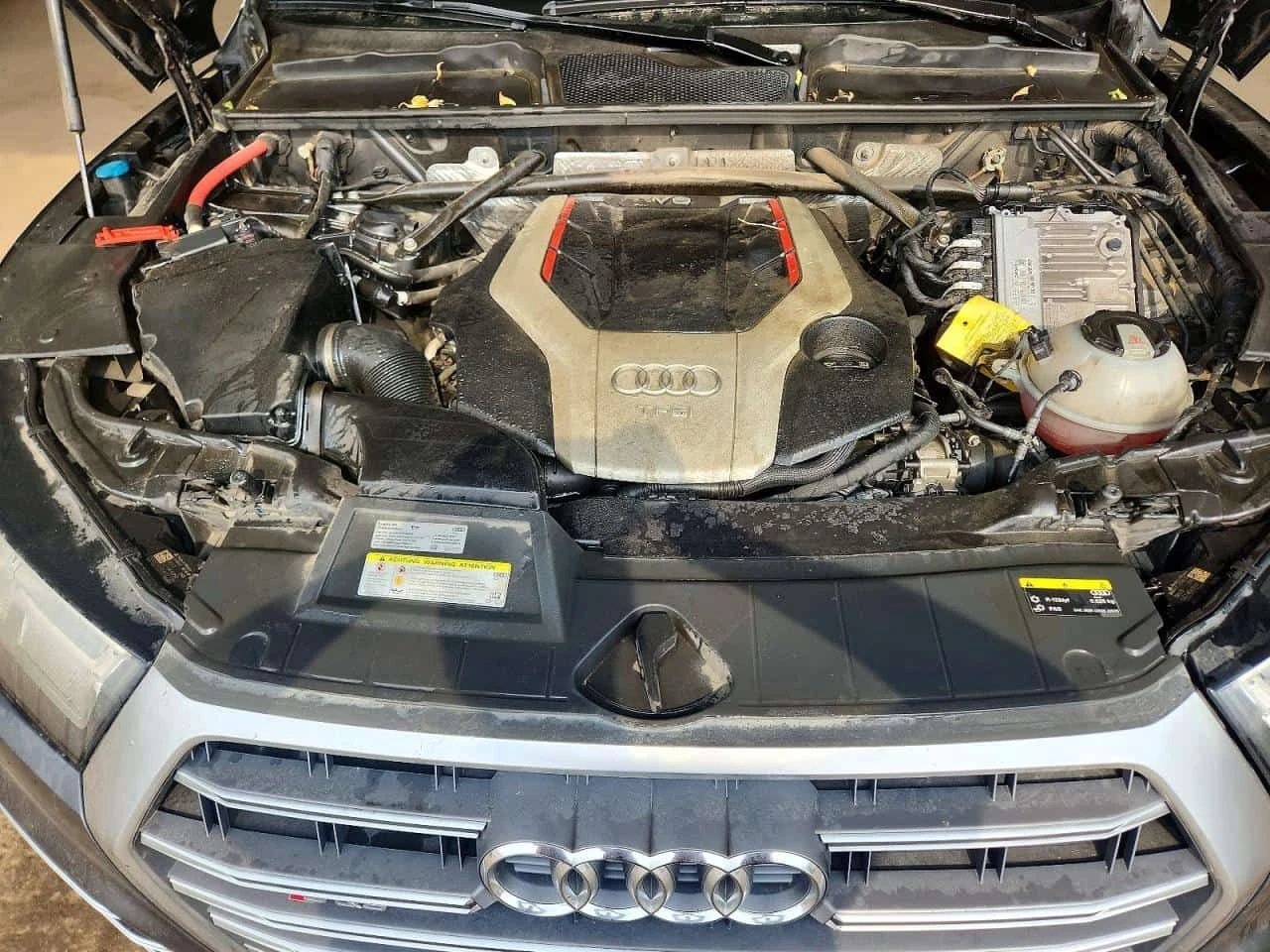 Audi SQ5 * CARFAX * БЕЗ ПЪРВОНАЧАЛНА ВНОСКА, снимка 12 - Автомобили и джипове - 55259152