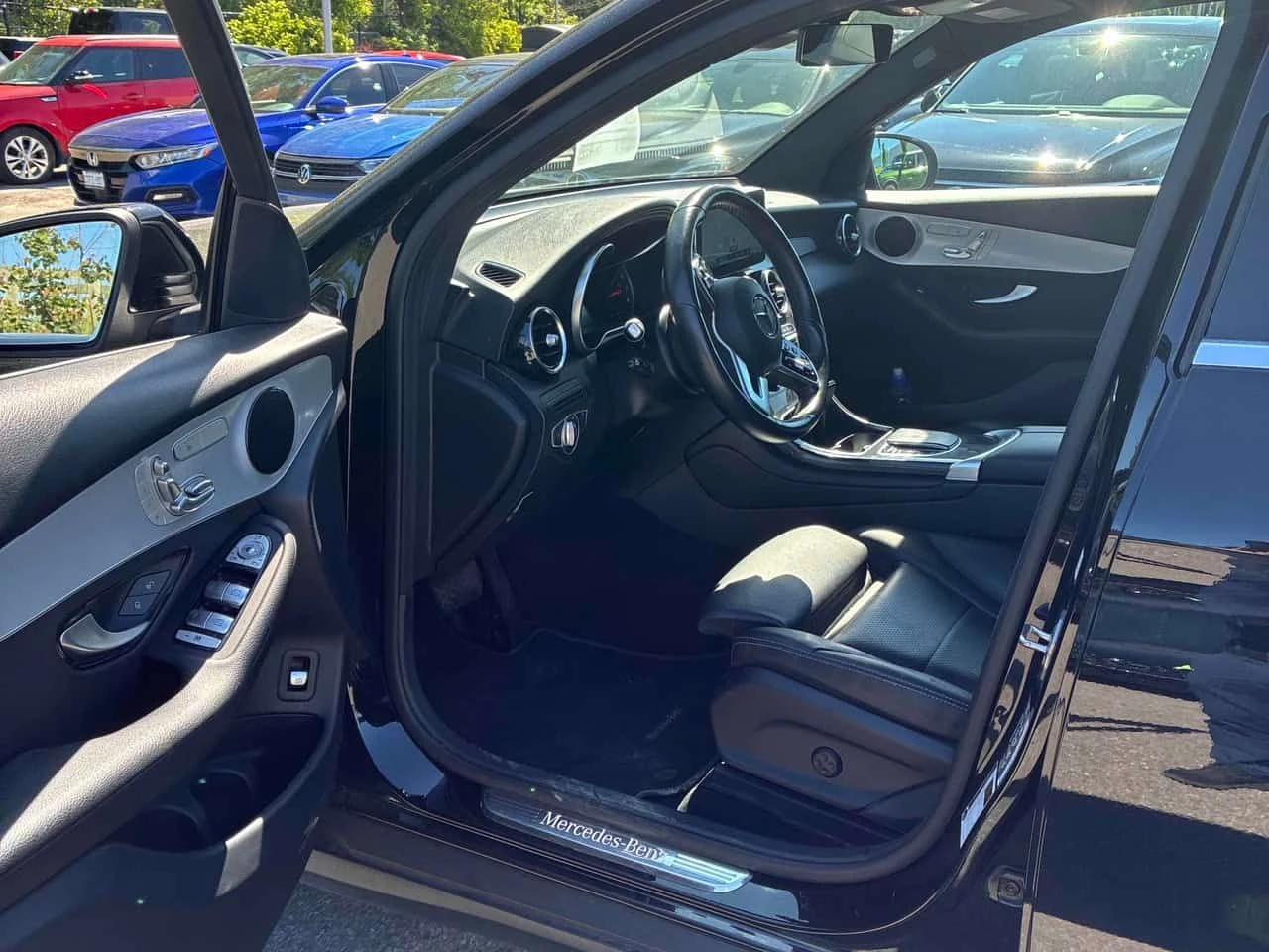 Mercedes-Benz GLC 300 ГЛАВНО ПРЕДСТАВИТЕЛСТВО НА VW, снимка 5 - Автомобили и джипове - 55468447