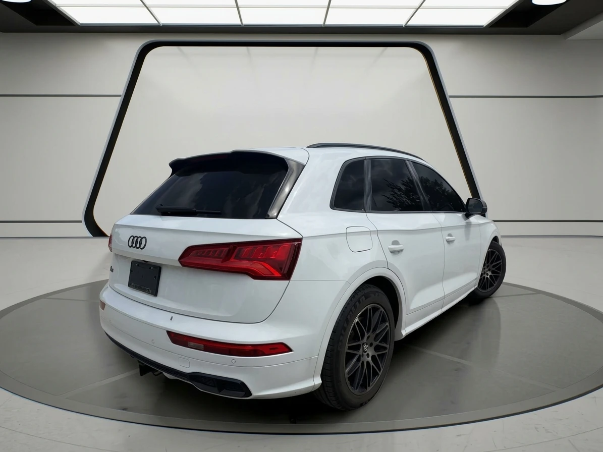 Audi SQ5 360 КАМЕРИ* ДИСТРОНИК* LАNE ASSIST* КРАЙНА ЦЕНА* , снимка 4 - Автомобили и джипове - 56564800