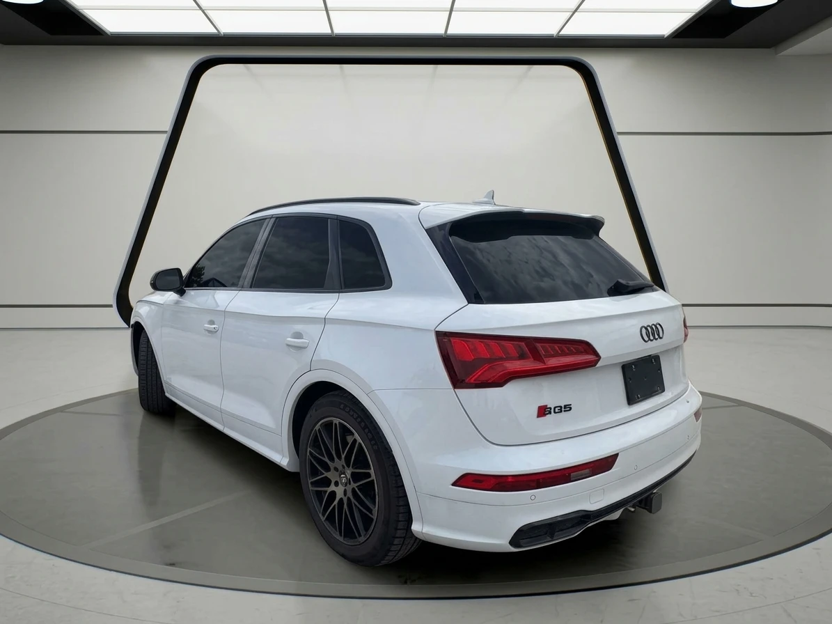 Audi SQ5 360 КАМЕРИ* ДИСТРОНИК* LАNE ASSIST* КРАЙНА ЦЕНА* , снимка 5 - Автомобили и джипове - 56564800