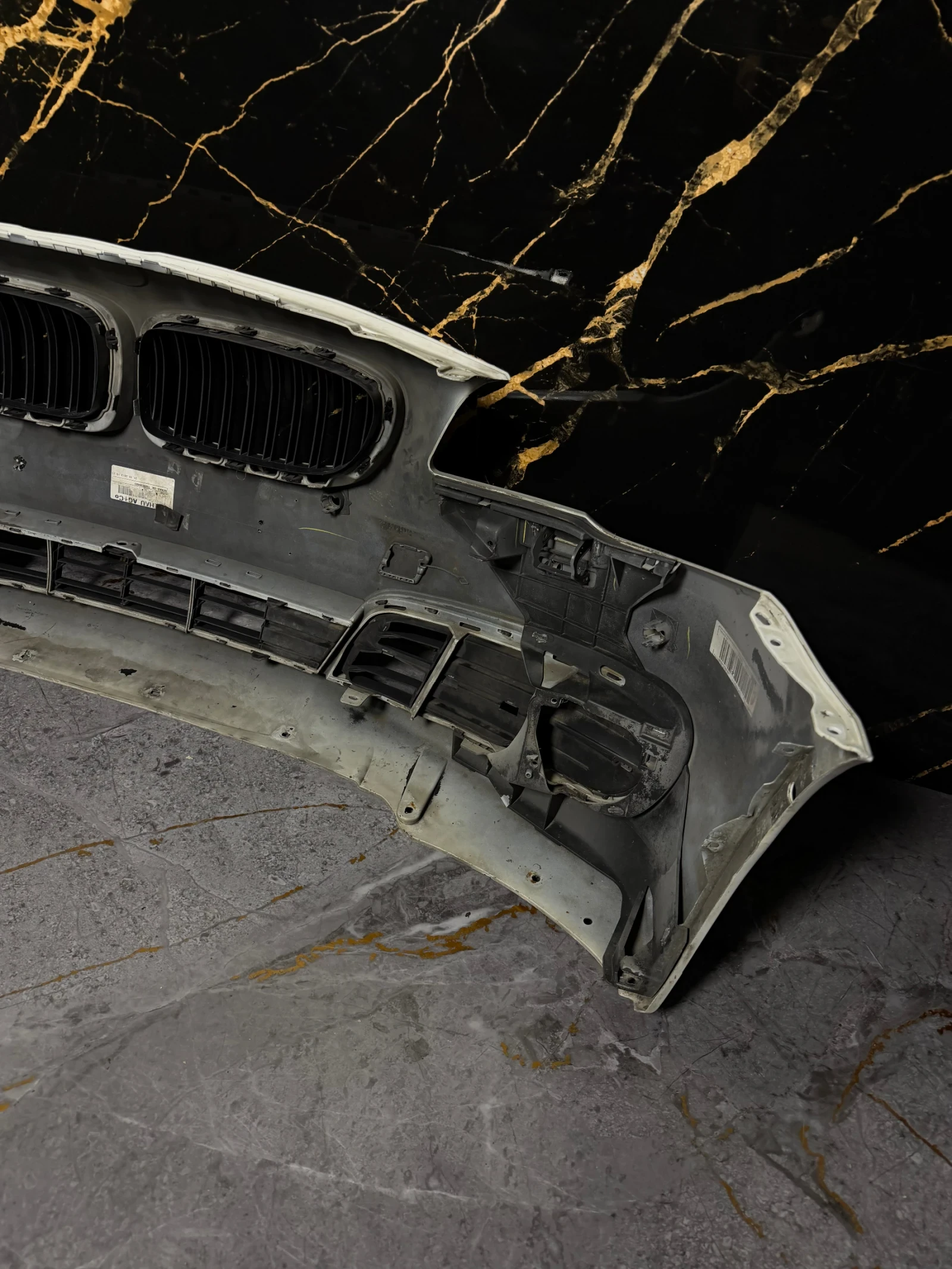 Предна Броня за BMW F10 Оригинална, снимка 2 - Части - 54272470